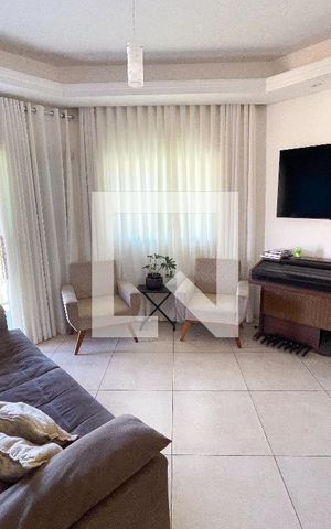 Casa à venda com 250m², 6 quartos e 8 vagasSala ( casa 2 )