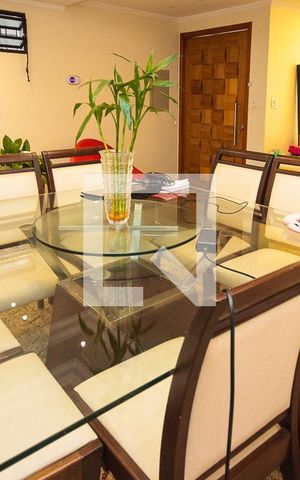 Casa à venda com 250m², 3 quartos e 3 vagas Casa à venda com 250m², 3 quartos e 3 vagasSala de Jantar