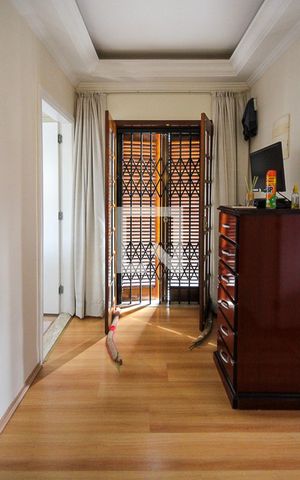 Casa à venda com 250m², 3 quartos e 3 vagas Casa à venda com 250m², 3 quartos e 3 vagasHall dos Quartos