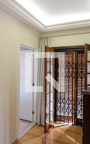 Casa à venda com 250m², 3 quartos e 3 vagas Casa à venda com 250m², 3 quartos e 3 vagasHall dos Quartos
