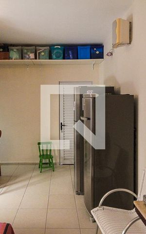 Casa à venda com 250m², 3 quartos e 3 vagas Casa à venda com 250m², 3 quartos e 3 vagasEdícula