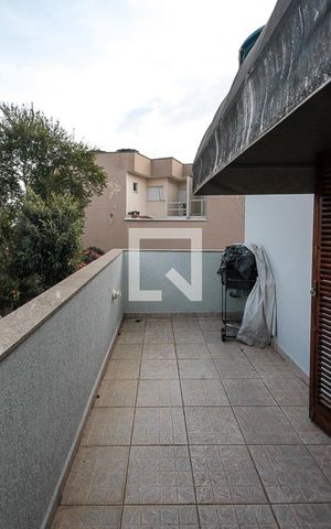 Casa à venda com 250m², 3 quartos e 3 vagas Casa à venda com 250m², 3 quartos e 3 vagasSuíte Varanda