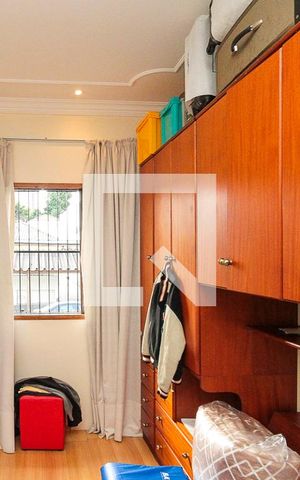 Casa à venda com 250m², 3 quartos e 3 vagas Casa à venda com 250m², 3 quartos e 3 vagasQuarto 02