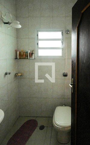 Casa à venda com 250m², 3 quartos e 3 vagas Casa à venda com 250m², 3 quartos e 3 vagasEdícula