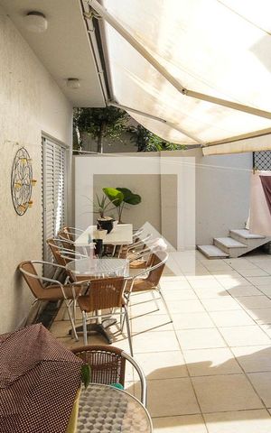 Casa à venda com 250m², 3 quartos e 3 vagas Casa à venda com 250m², 3 quartos e 3 vagasQuintal