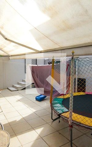 Casa à venda com 250m², 3 quartos e 3 vagas Casa à venda com 250m², 3 quartos e 3 vagasQuintal