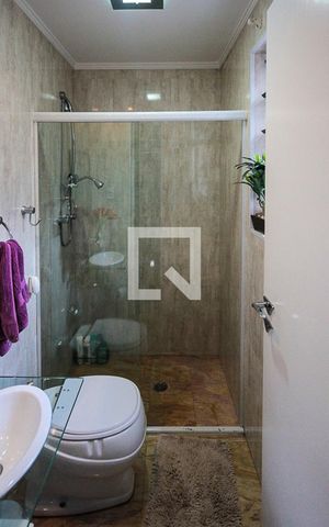 Casa à venda com 250m², 3 quartos e 3 vagas Casa à venda com 250m², 3 quartos e 3 vagasLavabo