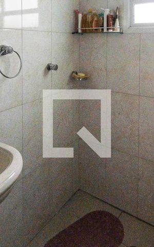 Casa à venda com 250m², 3 quartos e 3 vagas Casa à venda com 250m², 3 quartos e 3 vagasEdícula