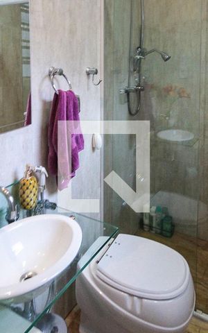 Casa à venda com 250m², 3 quartos e 3 vagas Casa à venda com 250m², 3 quartos e 3 vagasLavabo