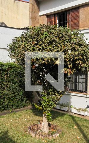 Casa à venda com 250m², 3 quartos e 3 vagas Casa à venda com 250m², 3 quartos e 3 vagasGaragem