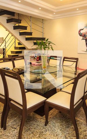 Casa à venda com 250m², 3 quartos e 3 vagas Casa à venda com 250m², 3 quartos e 3 vagasSala de Jantar