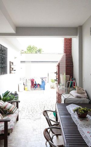 Casa à venda com 250m², 3 quartos e 3 vagas Casa à venda com 250m², 3 quartos e 3 vagasÁrea Gourmet