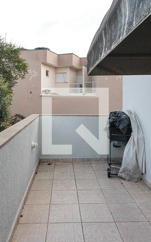 Casa à venda com 250m², 3 quartos e 3 vagas Casa à venda com 250m², 3 quartos e 3 vagasSuíte Varanda