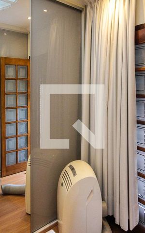 Casa à venda com 250m², 3 quartos e 3 vagas Casa à venda com 250m², 3 quartos e 3 vagasSuíte