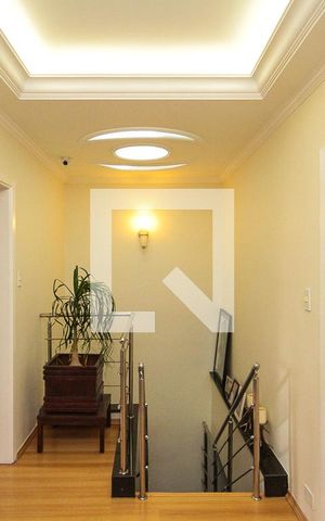 Casa à venda com 250m², 3 quartos e 3 vagas Casa à venda com 250m², 3 quartos e 3 vagasHall dos Quartos