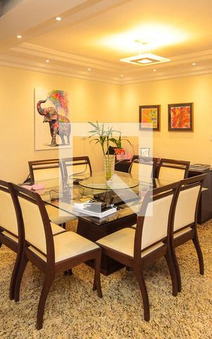 Casa à venda com 250m², 3 quartos e 3 vagas Casa à venda com 250m², 3 quartos e 3 vagasSala de Jantar