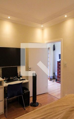 Casa à venda com 250m², 3 quartos e 3 vagas Casa à venda com 250m², 3 quartos e 3 vagasSuíte
