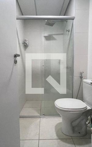 Apartamento à venda com 42m², 2 quartos e sem vaga Apartamento à venda com 42m², 2 quartos e sem vagaBanheiro Social