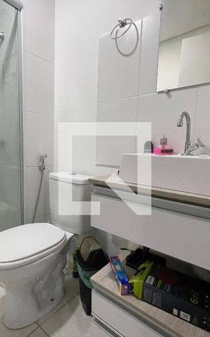 Apartamento à venda com 42m², 2 quartos e sem vaga Apartamento à venda com 42m², 2 quartos e sem vagaBanheiro Social