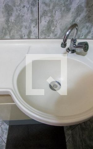 Casa à venda com 174m², 3 quartos e 2 vagas Casa à venda com 174m², 3 quartos e 2 vagasBanheiro social
