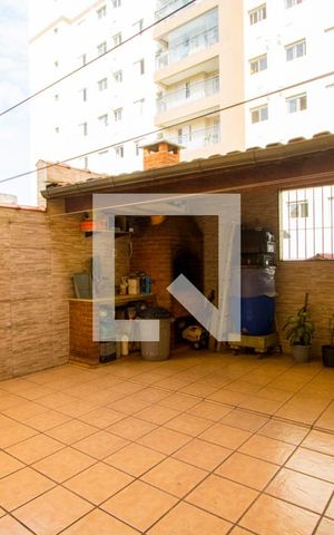 Casa à venda com 174m², 3 quartos e 2 vagas Casa à venda com 174m², 3 quartos e 2 vagasQuintal/Espaço gourmet