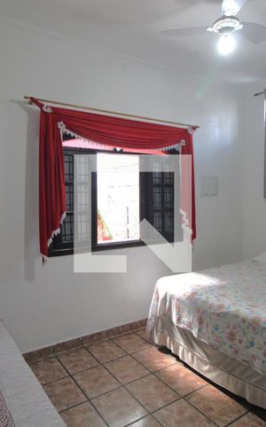 Casa à venda com 268m², 5 quartos e 3 vagasQuarto 