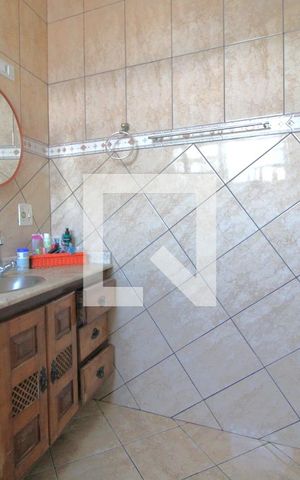 Casa à venda com 268m², 5 quartos e 3 vagasBanheiro