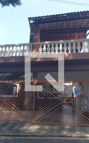 Casa à venda com 268m², 5 quartos e 3 vagasFachada