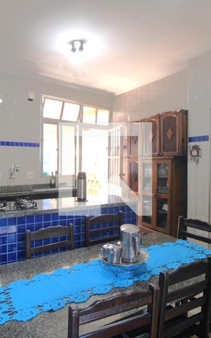 Casa à venda com 268m², 5 quartos e 3 vagasCozinha