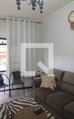 Casa à venda com 268m², 5 quartos e 3 vagasSala
