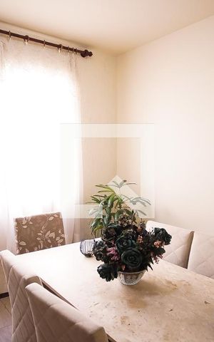 Casa de condomínio à venda com 117m², 4 quartos e 2 vagas Casa de condomínio à venda com 117m², 4 quartos e 2 vagasSala