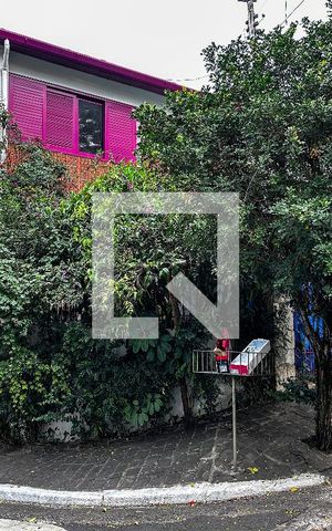 Casa para alugar com 102m², 4 quartos e 1 vagaFachada