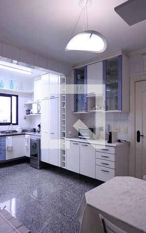 Apartamento à venda com 176m², 3 quartos e 3 vagas Apartamento à venda com 176m², 3 quartos e 3 vagasCozinha