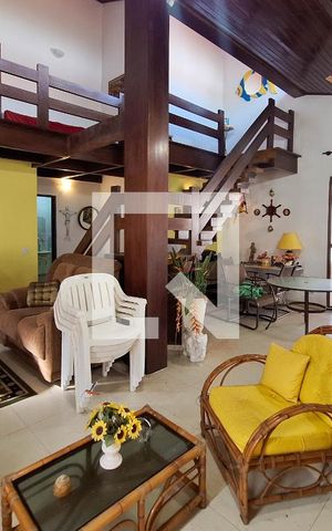 Casa à venda com 720m², 6 quartos e 5 vagas Casa à venda com 720m², 6 quartos e 5 vagasSala