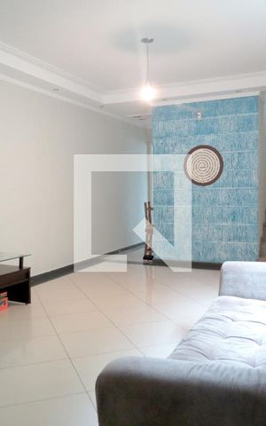 Casa à venda com 170m², 3 quartos e 3 vagasSala
