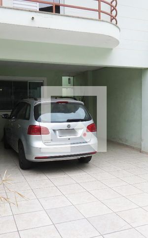 Casa à venda com 170m², 3 quartos e 3 vagasGaragem