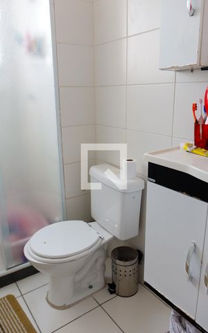 Apartamento à venda com 51m², 2 quartos e 1 vaga Apartamento à venda com 51m², 2 quartos e 1 vagaBanheiro