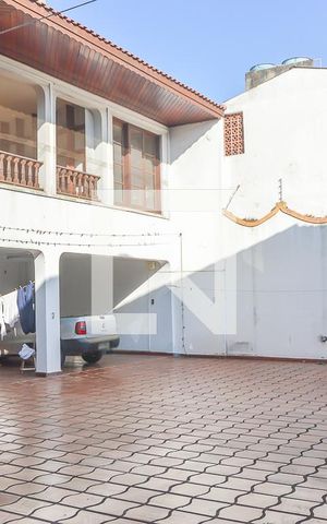 Casa à venda com 640m², 5 quartos e 20 vagas Casa à venda com 640m², 5 quartos e 20 vagasGaragem