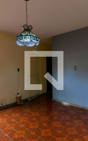 Casa à venda com 386m², 8 quartos e 2 vagasQuarto 4
