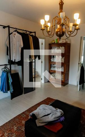 Casa à venda com 440m², 4 quartos e 4 vagas Casa à venda com 440m², 4 quartos e 4 vagasCloset do quarto