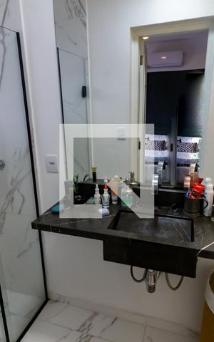 Casa à venda com 440m², 4 quartos e 4 vagas Casa à venda com 440m², 4 quartos e 4 vagasBanheiro da Suíte 1