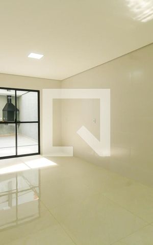 Casa à venda com 137m², 3 quartos e 2 vagas Casa à venda com 137m², 3 quartos e 2 vagasCozinha