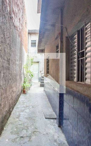 Casa à venda com 124m², 4 quartos e 2 vagasCorredor