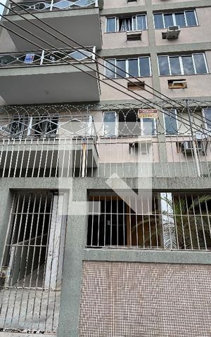 Apartamento para alugar com 65m², 2 quartos e 1 vagaFachada + plaquinha
