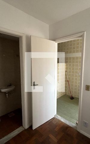 Apartamento para alugar com 65m², 2 quartos e 1 vagaQuarto de Serviço