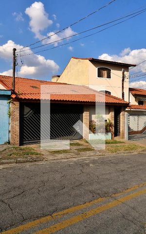 Casa à venda com 195m², 3 quartos e 3 vagasFachada