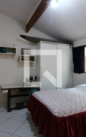 Casa à venda com 195m², 3 quartos e 3 vagasSuíte 2