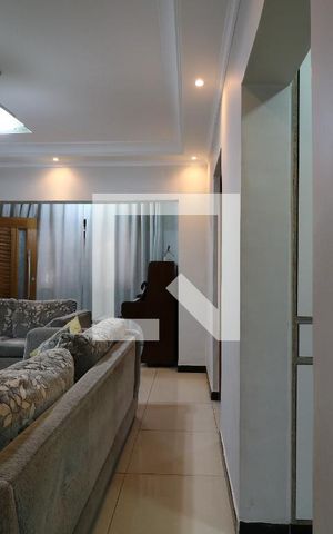 Casa à venda com 195m², 3 quartos e 3 vagasCorredor