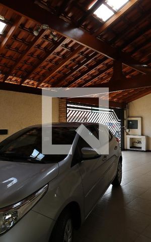 Casa à venda com 195m², 3 quartos e 3 vagasGaragem