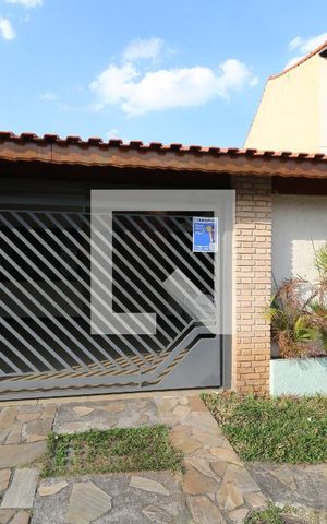 Casa à venda com 195m², 3 quartos e 3 vagasFachada com a plaquinha